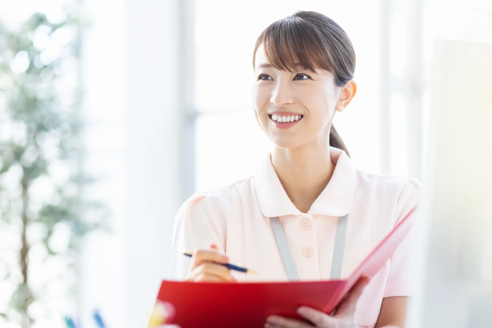 ケアクラーク資格取得後の働き方と求人状況