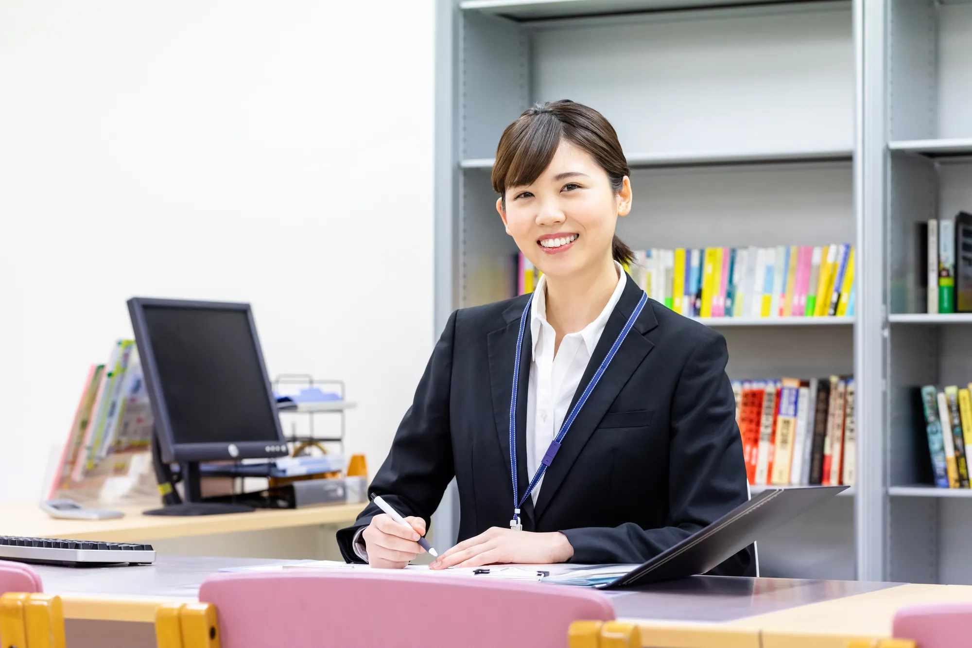 学校事務職とは？